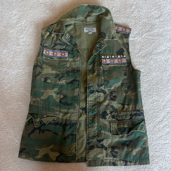 CAMO VEST - Picture 1 of 5
